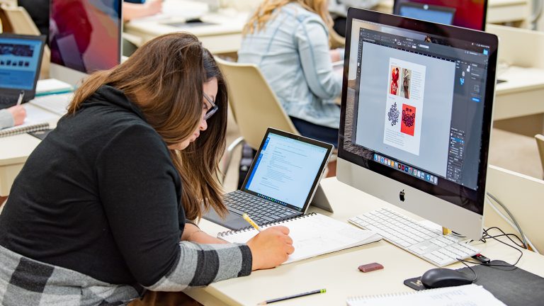 Why choose a visual graphic designing service provider?